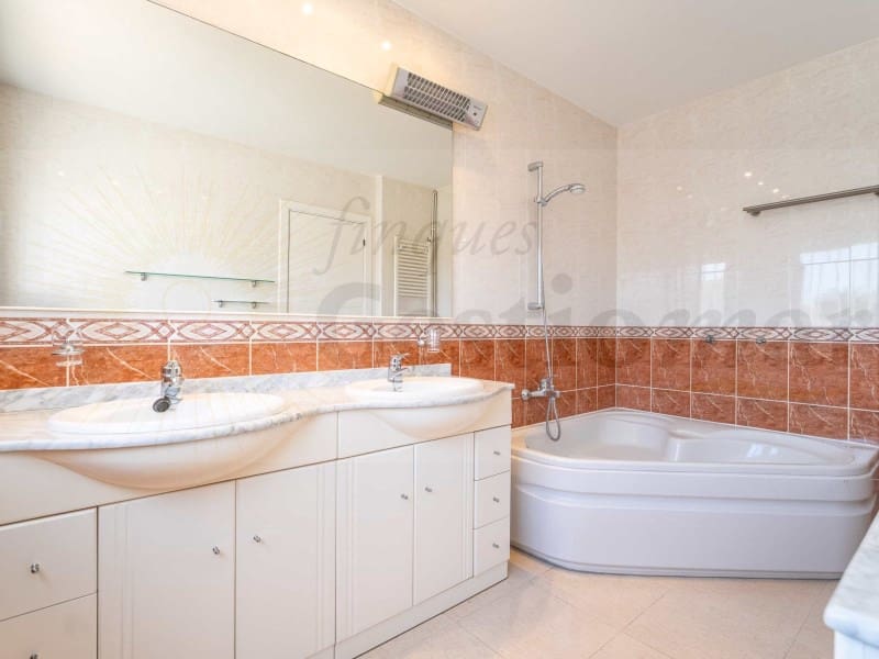 3 soverom Kjedet enebolig til salgs i Cambrils med garasje - € 1 250 000 (Ref: 9131005)