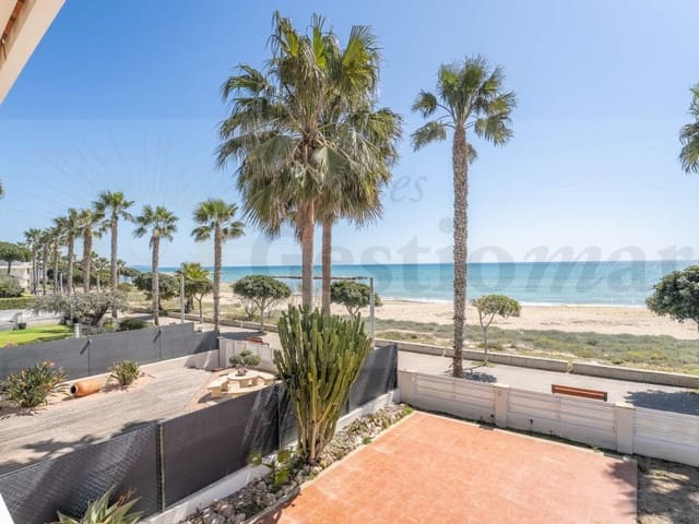 3 bedroom Semi-detached Villa for sale in Cambrils with garage - € 1,250,000 (Ref: 9131005)