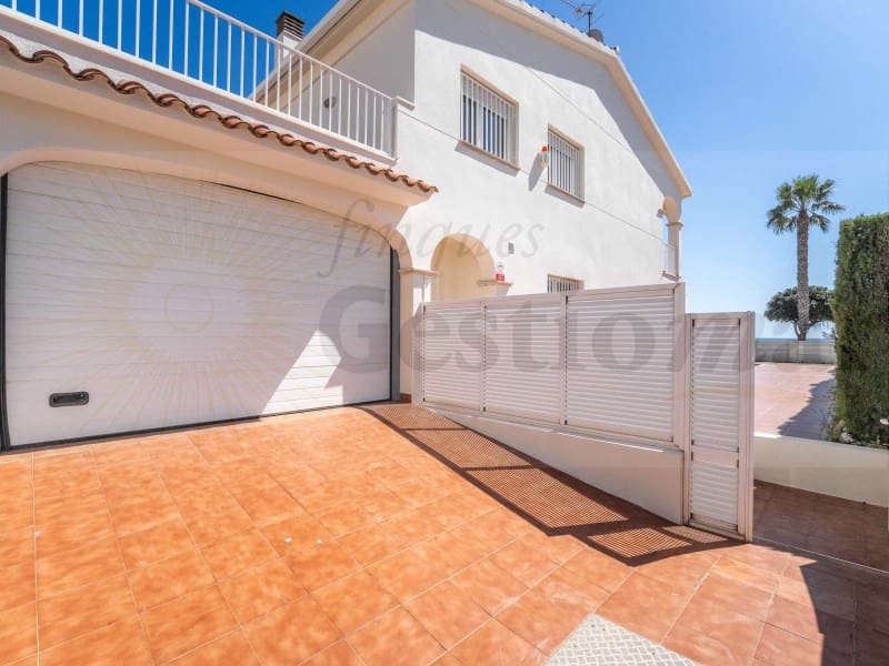 3 soverom Kjedet enebolig til salgs i Cambrils med garasje - € 1 250 000 (Ref: 9131005)