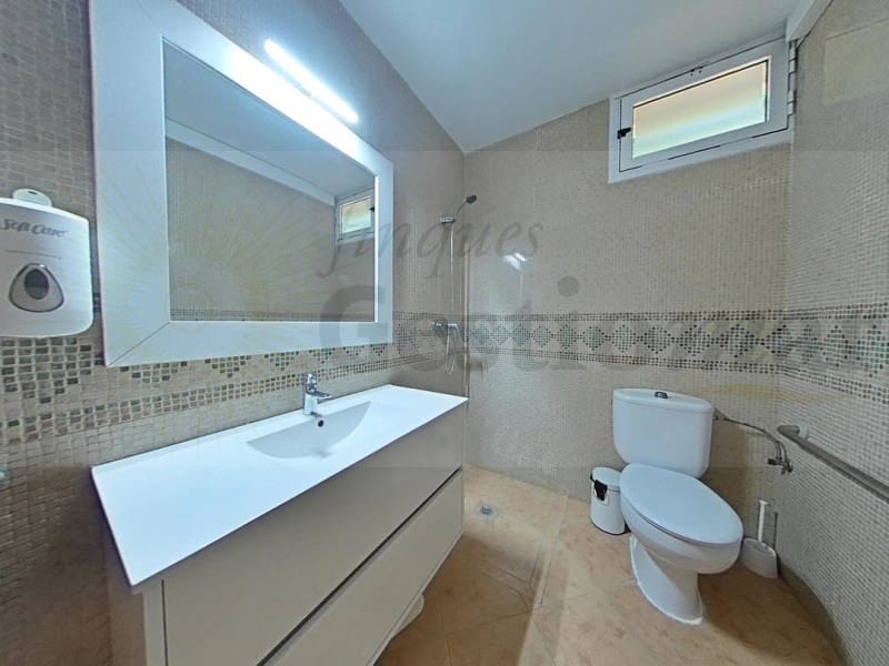 Commercial for sale in Cambrils - € 650,000 (Ref: 9131011)