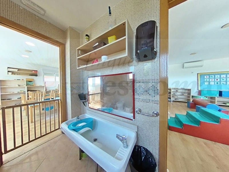 Commercial for sale in Cambrils - € 650,000 (Ref: 9131011)