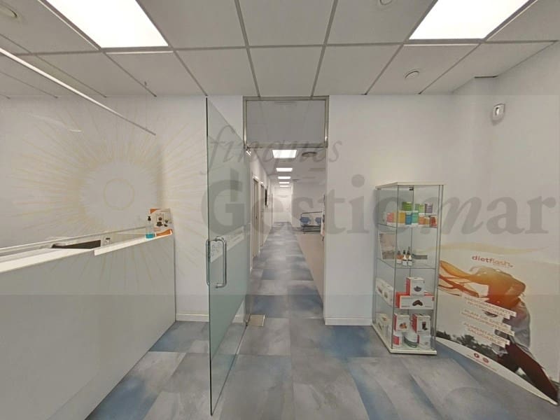 Commercial for rent in Cambrils - € 2,000 (Ref: 9137051)