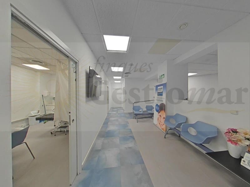 Commercial for rent in Cambrils - € 2,000 (Ref: 9137051)