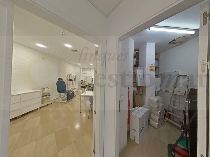 Commercial for rent in Cambrils - € 2,000 (Ref: 9137051)