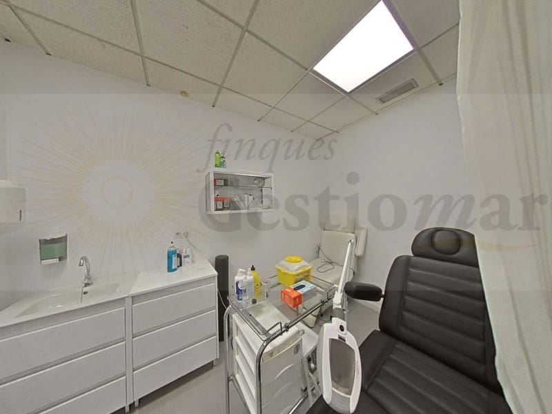 Commercial for rent in Cambrils - € 2,000 (Ref: 9137051)