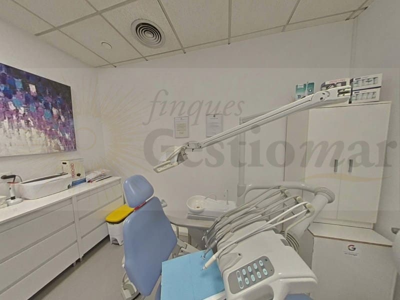 Commercial for rent in Cambrils - € 2,000 (Ref: 9137051)