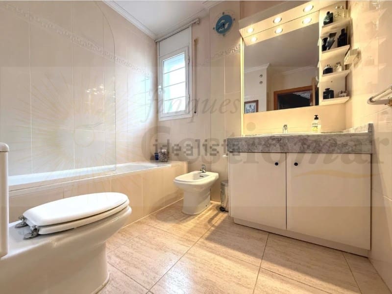 Pareado de 5 habitaciones en Cambrils en venta - 575.000 € (Ref: 9528308)