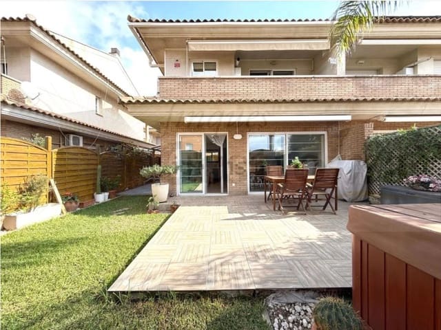Pareado de 5 habitaciones en Cambrils en venta - 575.000 € (Ref: 9528308)