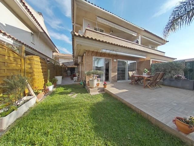 5 bedroom Semi-detached Villa for sale in Cambrils - € 575,000 (Ref: 9528308)