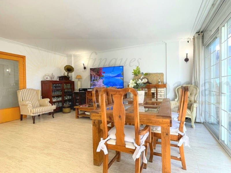 5 bedroom Semi-detached Villa for sale in Cambrils - € 575,000 (Ref: 9528308)