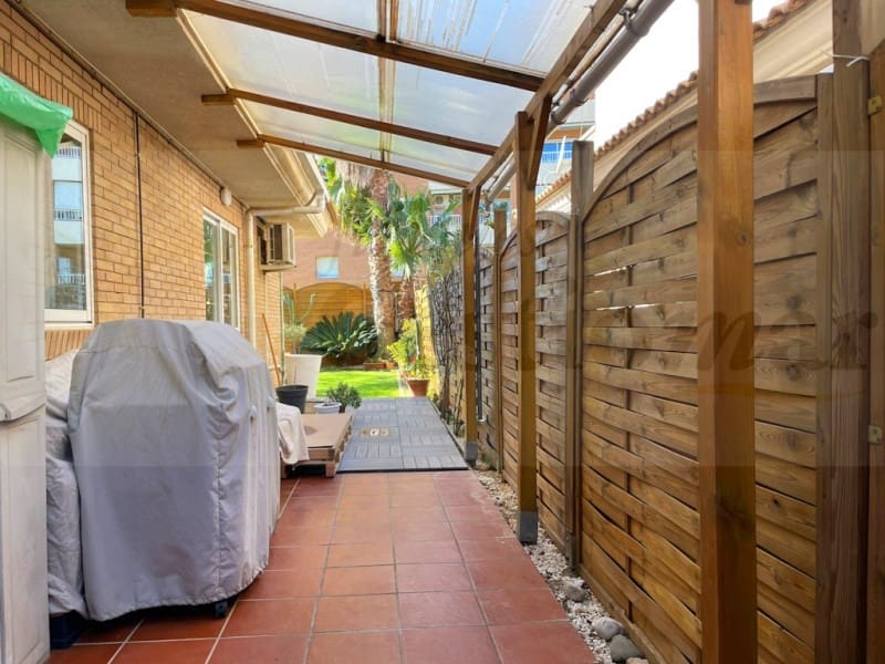 5 bedroom Semi-detached Villa for sale in Cambrils - € 575,000 (Ref: 9528308)