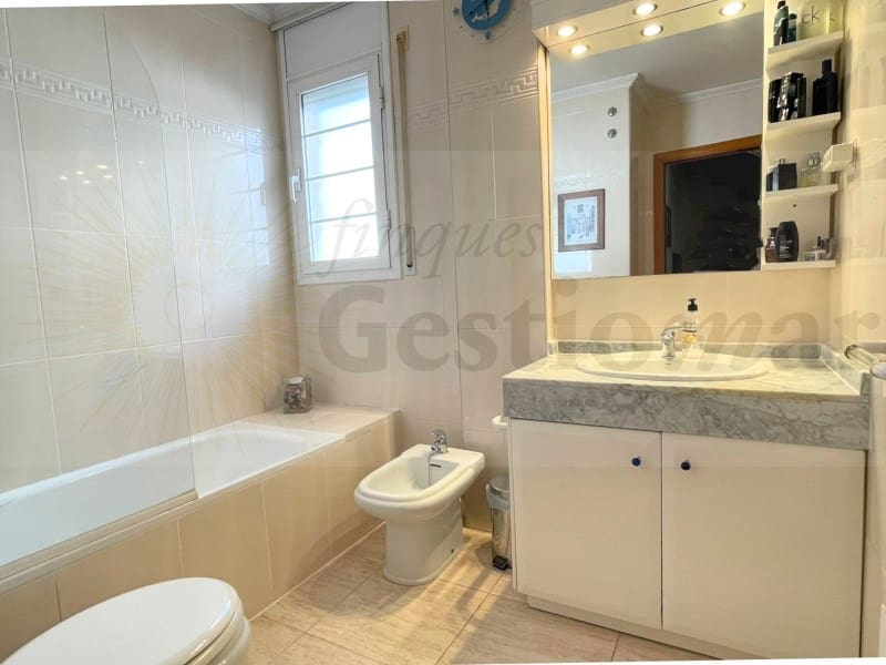 5 bedroom Semi-detached Villa for sale in Cambrils - € 575,000 (Ref: 9528308)