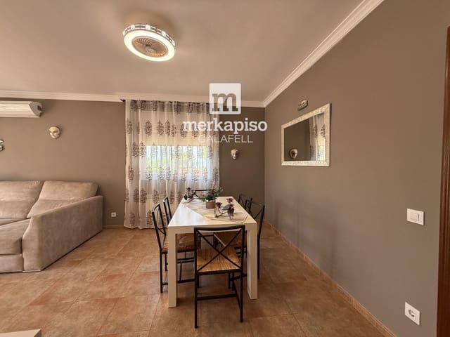 Chalet de 4 habitaciones en Calafell en venta con garaje - 349.000 € (Ref: 10023015)