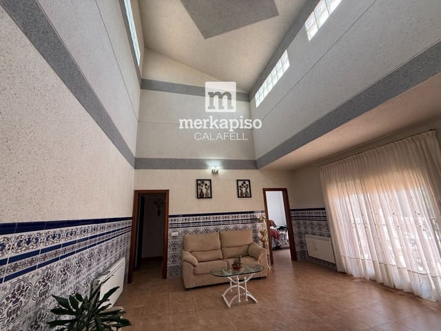 Chalet de 4 habitaciones en Calafell en venta con garaje - 349.000 € (Ref: 10023015)