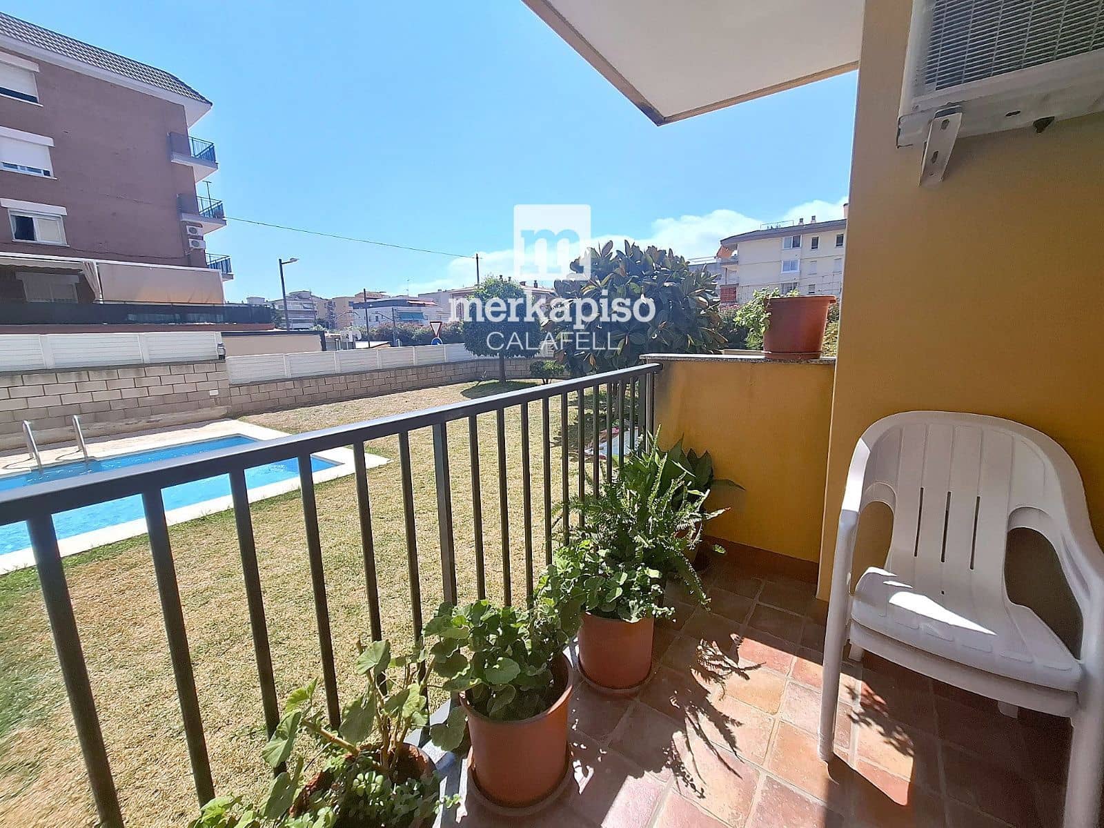 Piso de 3 habitaciones en Calafell en venta con piscina - 219.000 € (Ref: 10055768)
