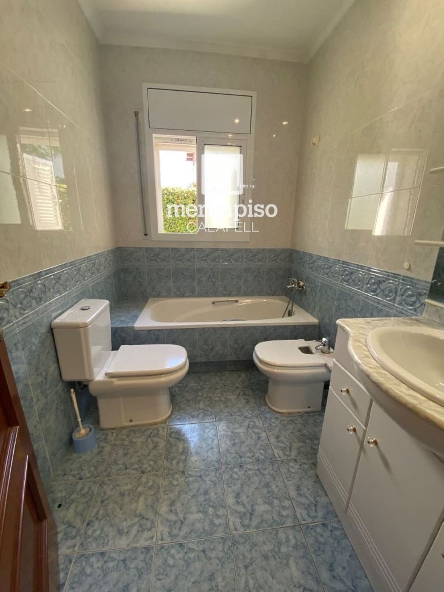 4 soverom Villa til salgs i Segur de Calafell med svømmebasseng garasje - € 572 000 (Ref: 10057253)
