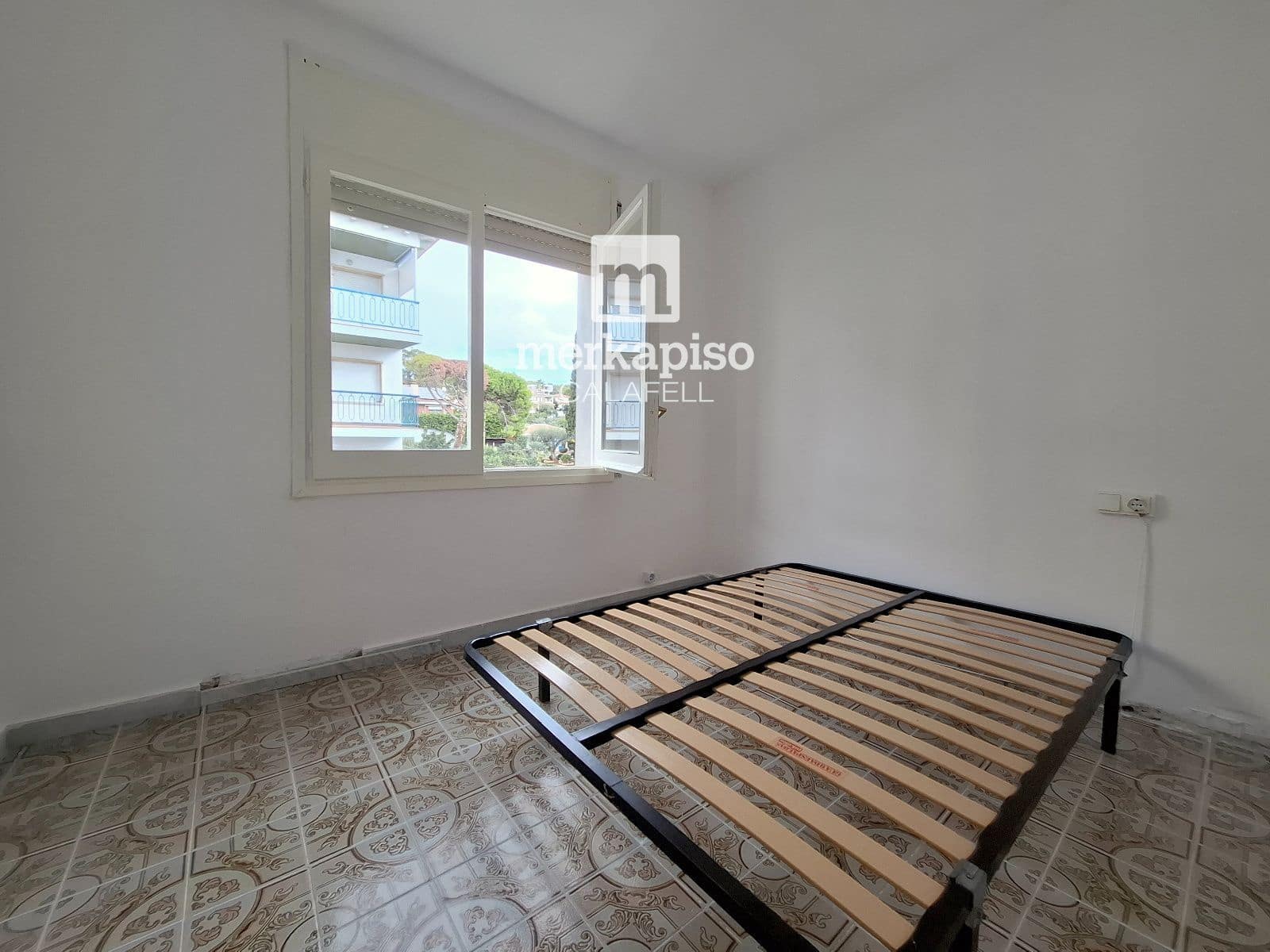 Piso de 3 habitaciones en Cunit en venta - 168.000 € (Ref: 10093951)
