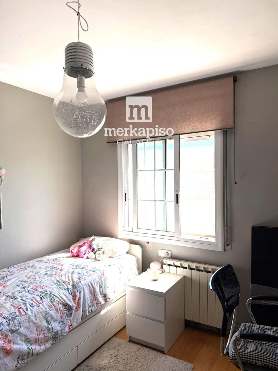 4 bedroom Townhouse for sale in Calafell with garage - € 295,000 (Ref: 10102885)