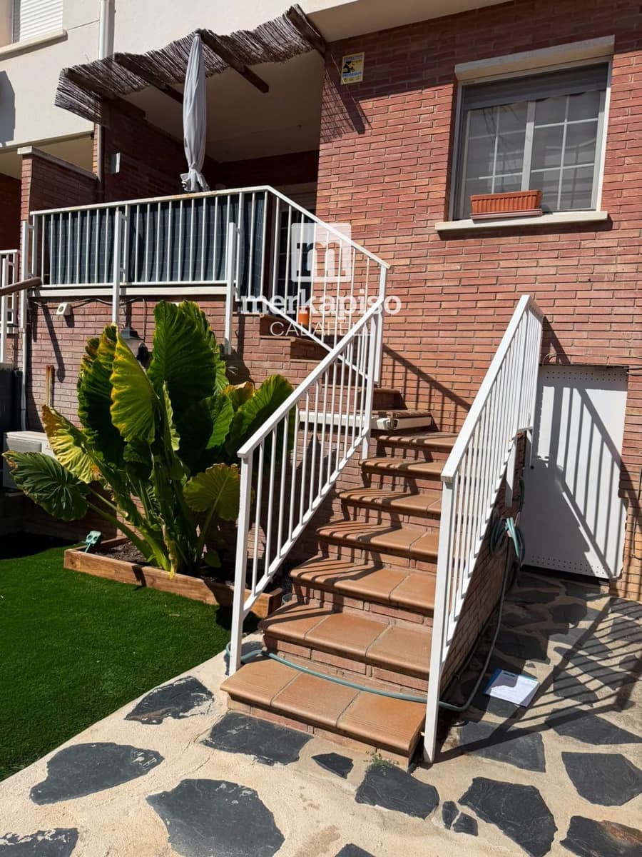 4 bedroom Townhouse for sale in Calafell with garage - € 295,000 (Ref: 10102885)