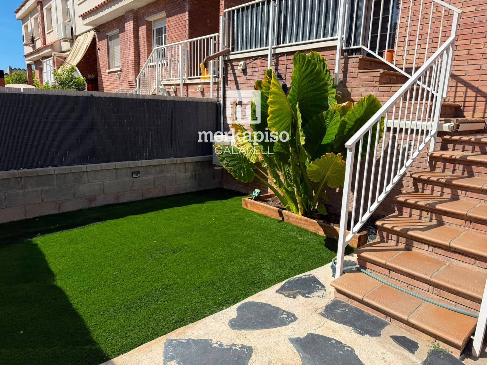 4 bedroom Townhouse for sale in Calafell with garage - € 295,000 (Ref: 10102885)