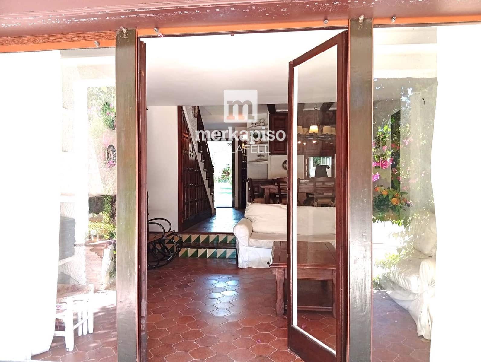 4 bedroom Townhouse for sale in Calafell with pool garage - € 445,000 (Ref: 10112187)
