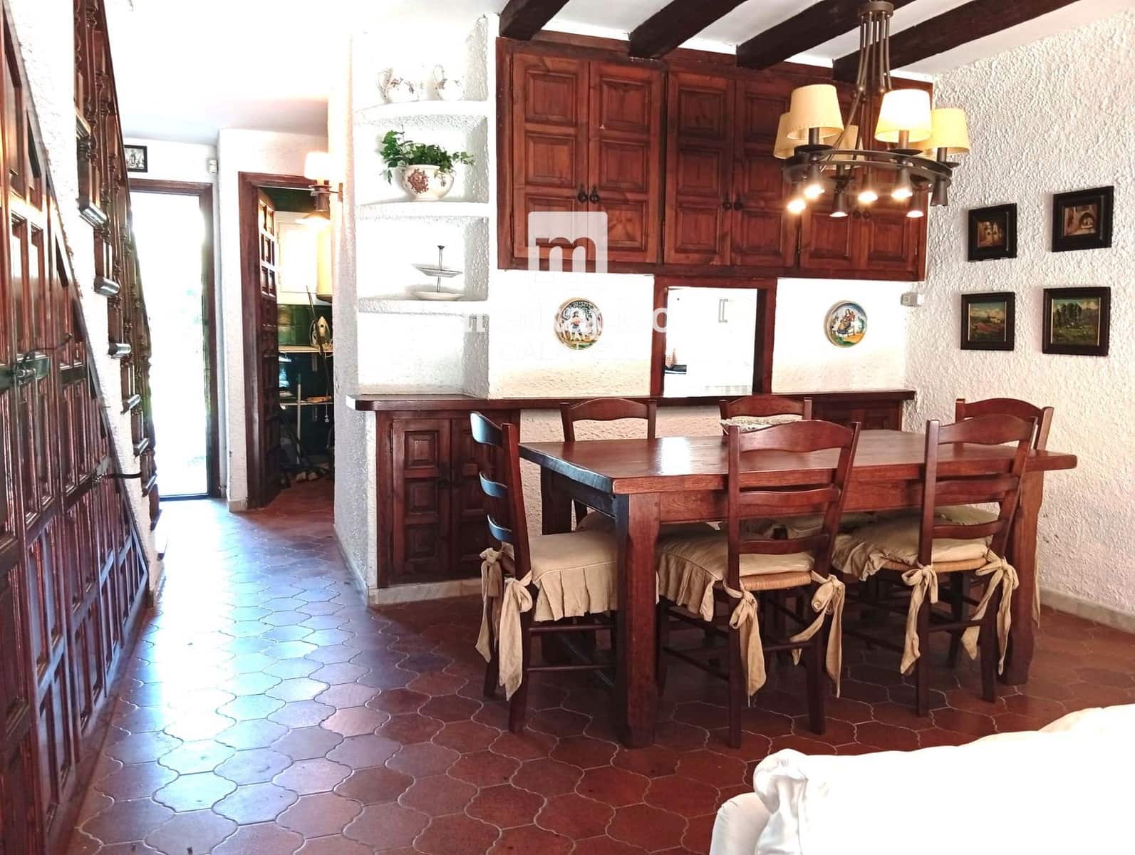 4 bedroom Townhouse for sale in Calafell with pool garage - € 445,000 (Ref: 10112187)
