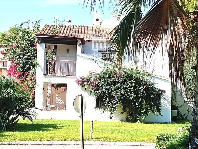 Casa de 4 habitaciones en Calafell en venta con piscina garaje - 445.000 € (Ref: 10112187)