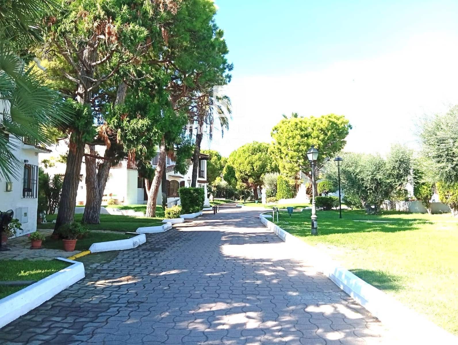 4 bedroom Townhouse for sale in Calafell with pool garage - € 445,000 (Ref: 10112187)