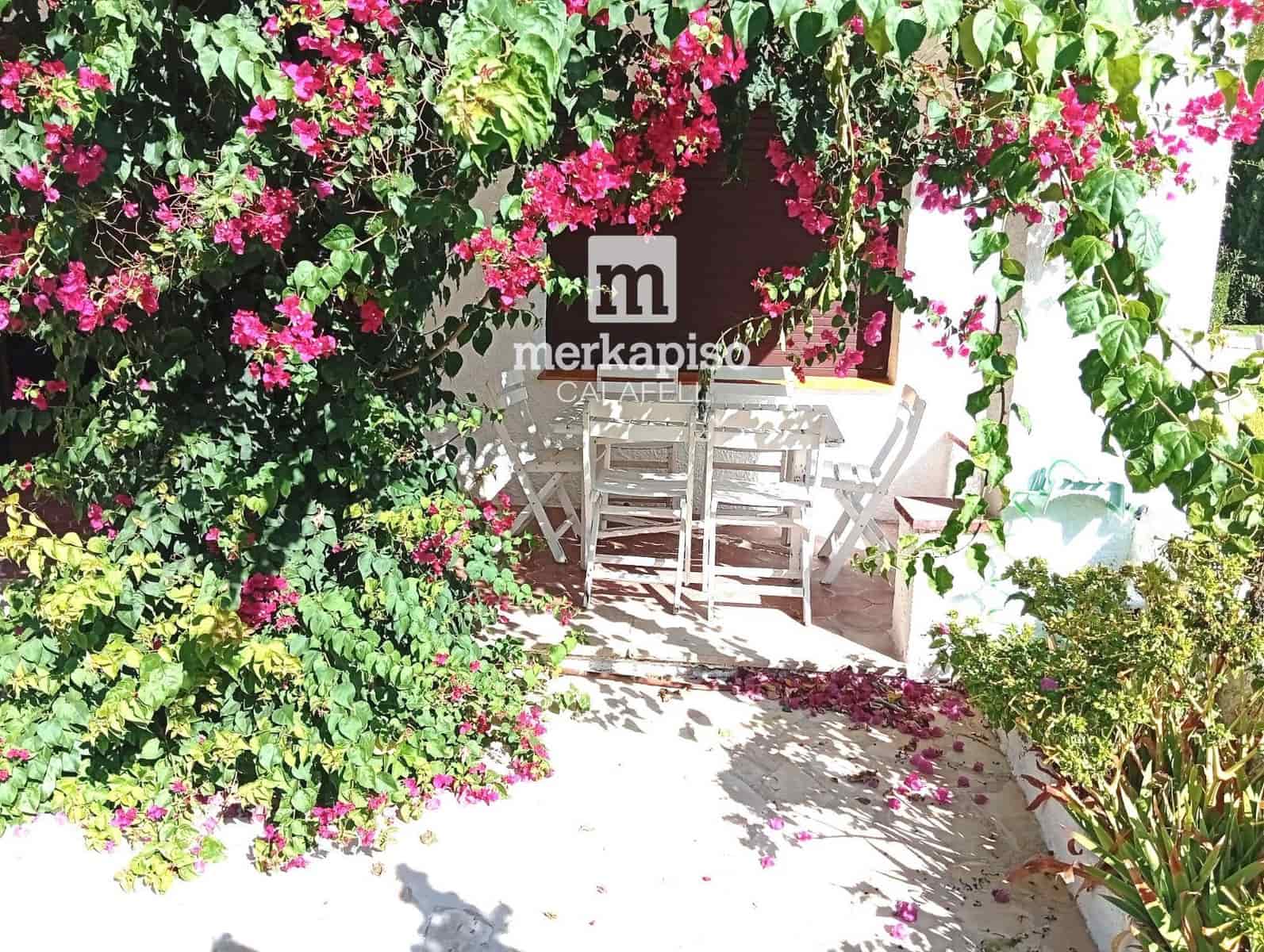 4 bedroom Townhouse for sale in Calafell with pool garage - € 445,000 (Ref: 10112187)