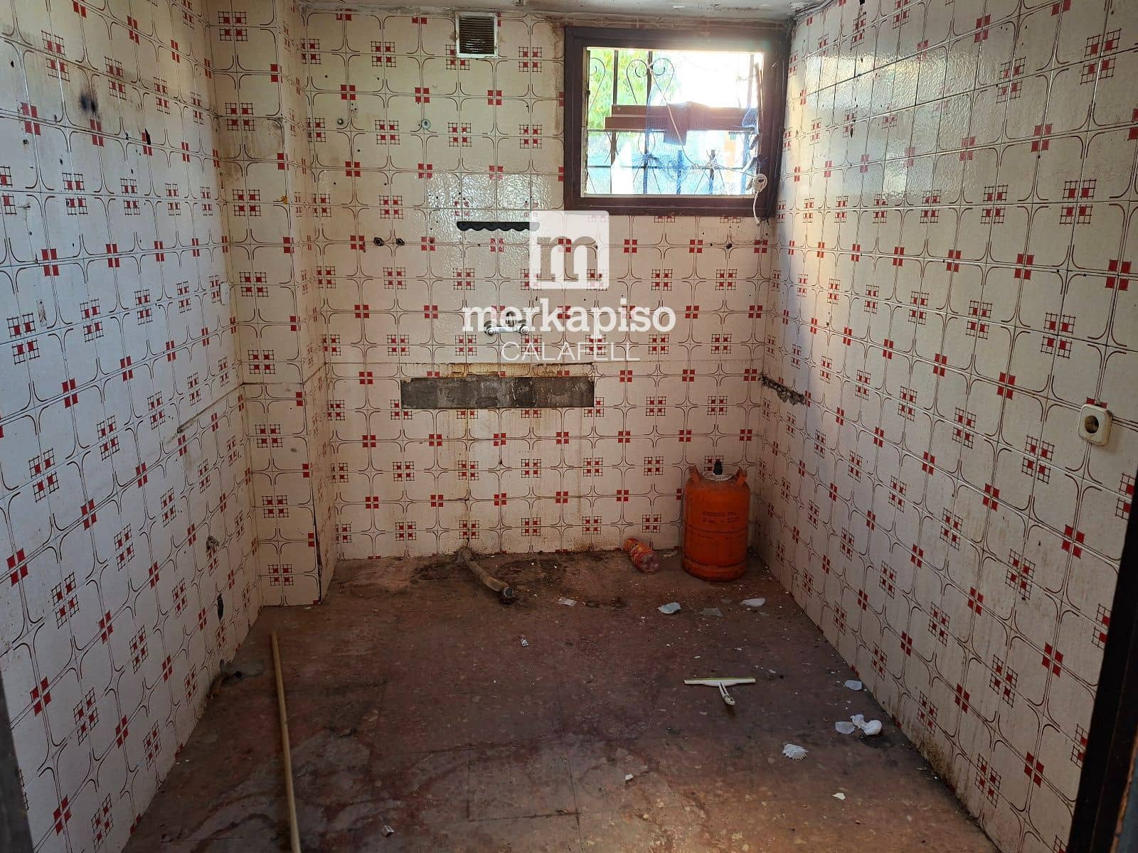 Commercial for sale in Segur de Calafell - € 60,000 (Ref: 10163272)
