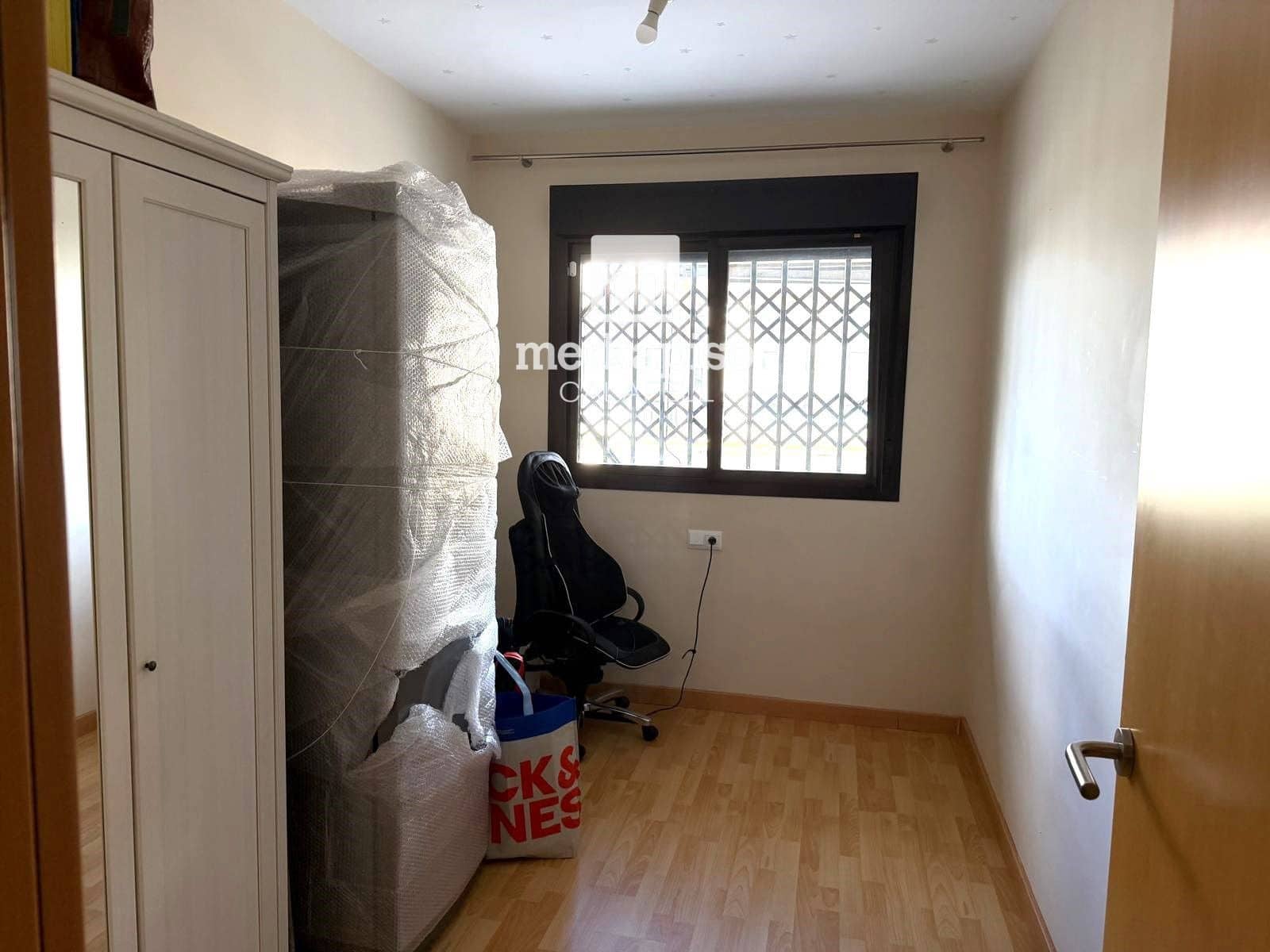 2 bedroom Flat for sale in Vilanova i la Geltru with pool garage - € 349,000 (Ref: 10172981)