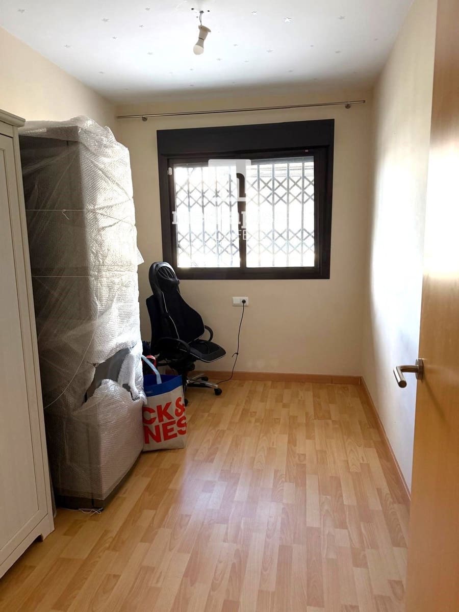2 bedroom Flat for sale in Vilanova i la Geltru with pool garage - € 349,000 (Ref: 10172981)