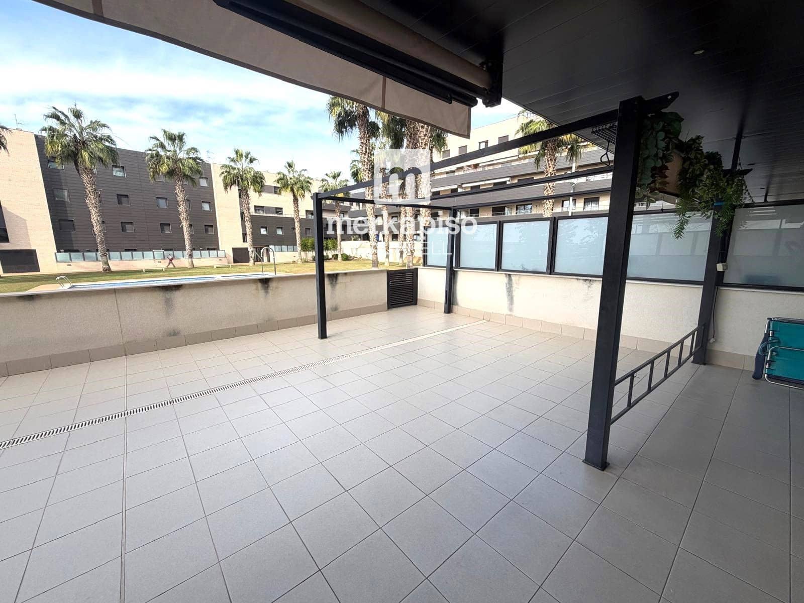 2 bedroom Flat for sale in Vilanova i la Geltru with pool garage - € 349,000 (Ref: 10172981)