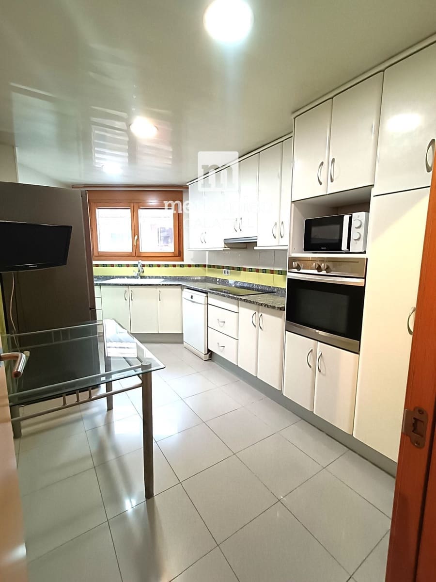 4 sypialnia Mieszkanie na sprzedaż w El Vendrell z garażem - 215 000 € (Ref: 10175667)