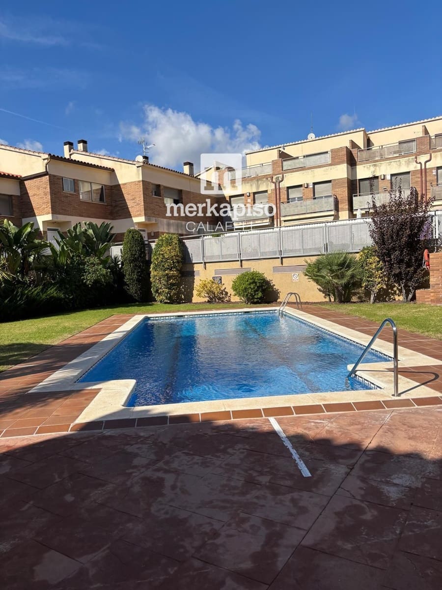3 soveværelse Byhus til salg i El Vendrell med swimmingpool garage - € 325.000 (Ref: 10177531)