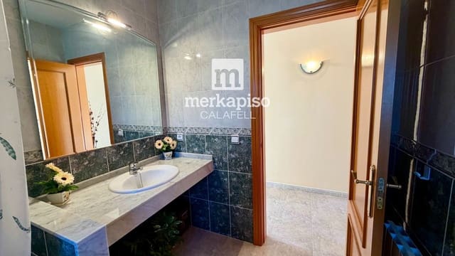5 makuuhuone Huvila myytävänä paikassa Segur de Calafell, Calafell mukana 
autotalli - 395 000 € (Ref: 10185482)