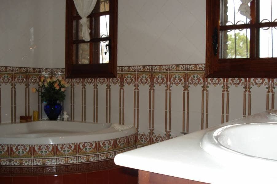 5 soverom Villa til salgs i Santa Oliva med svømmebasseng garasje - € 675 000 (Ref: 7405911)