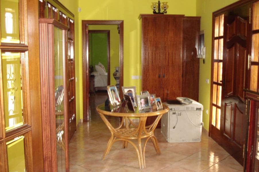 5 soverom Villa til salgs i Santa Oliva med svømmebasseng garasje - € 675 000 (Ref: 7405911)