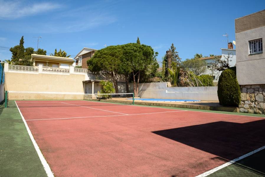 4 soveværelse Villa til salg i Calafell med swimmingpool garage - € 550.000 (Ref: 7405962)