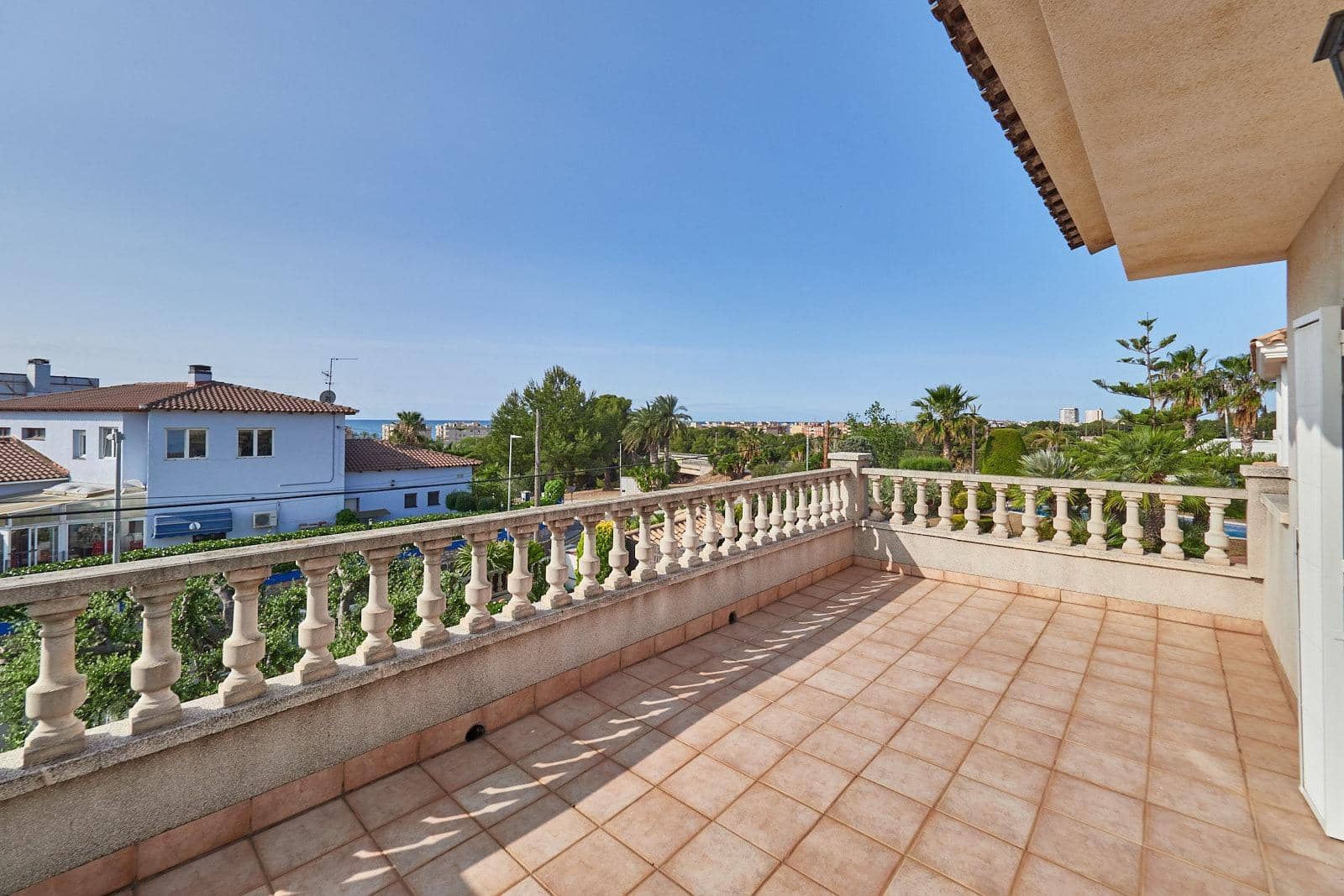 5 bedroom Villa for sale in Calafell with pool garage € 470,000 (Ref 7606999)