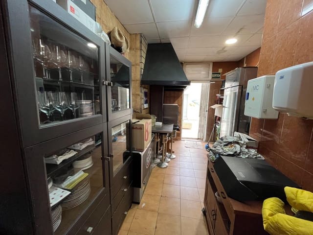 2 chambre Local Commercial à vendre à El Vendrell avec piscine - 140 000 € (Ref: 7996591)