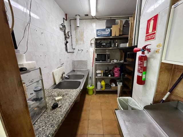 2 chambre Local Commercial à vendre à El Vendrell avec piscine - 140 000 € (Ref: 7996591)
