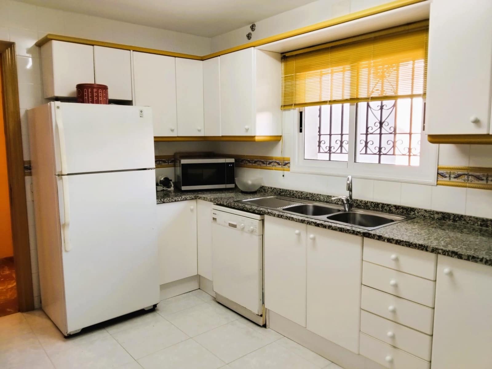 5 slaapkamer Villa te koop in El Vendrell met zwembad garage - € 550.000 (Ref: 8041630)