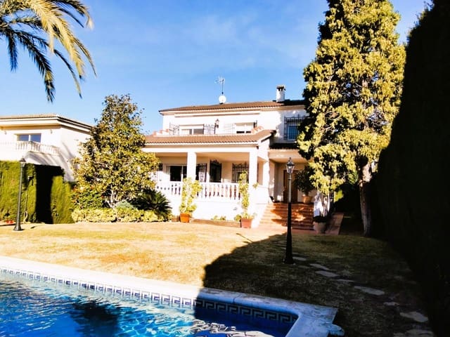 5 sypialnia Willa na sprzedaż w El Vendrell z basenem garażem - 550 000 € (Ref: 8041630)