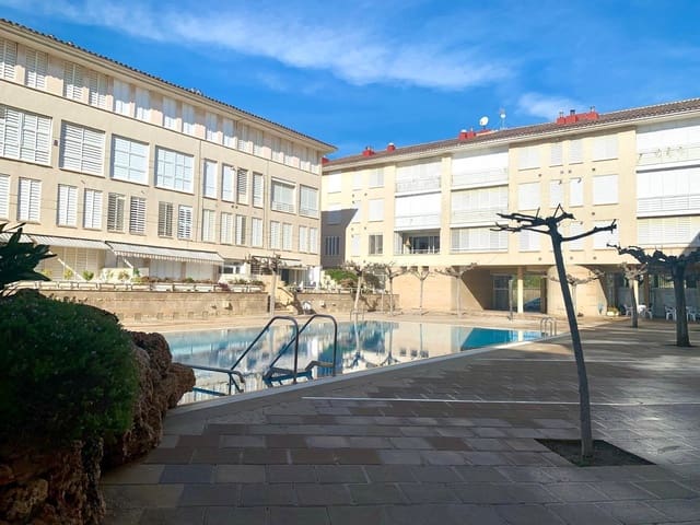 4 bedroom Flat for sale in El Vendrell with pool - € 345,000 (Ref: 8822581)