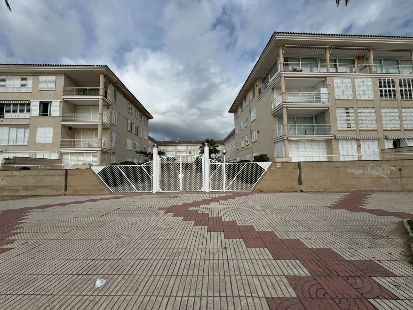 4 bedroom Flat for sale in El Vendrell with pool - € 345,000 (Ref: 8822581)