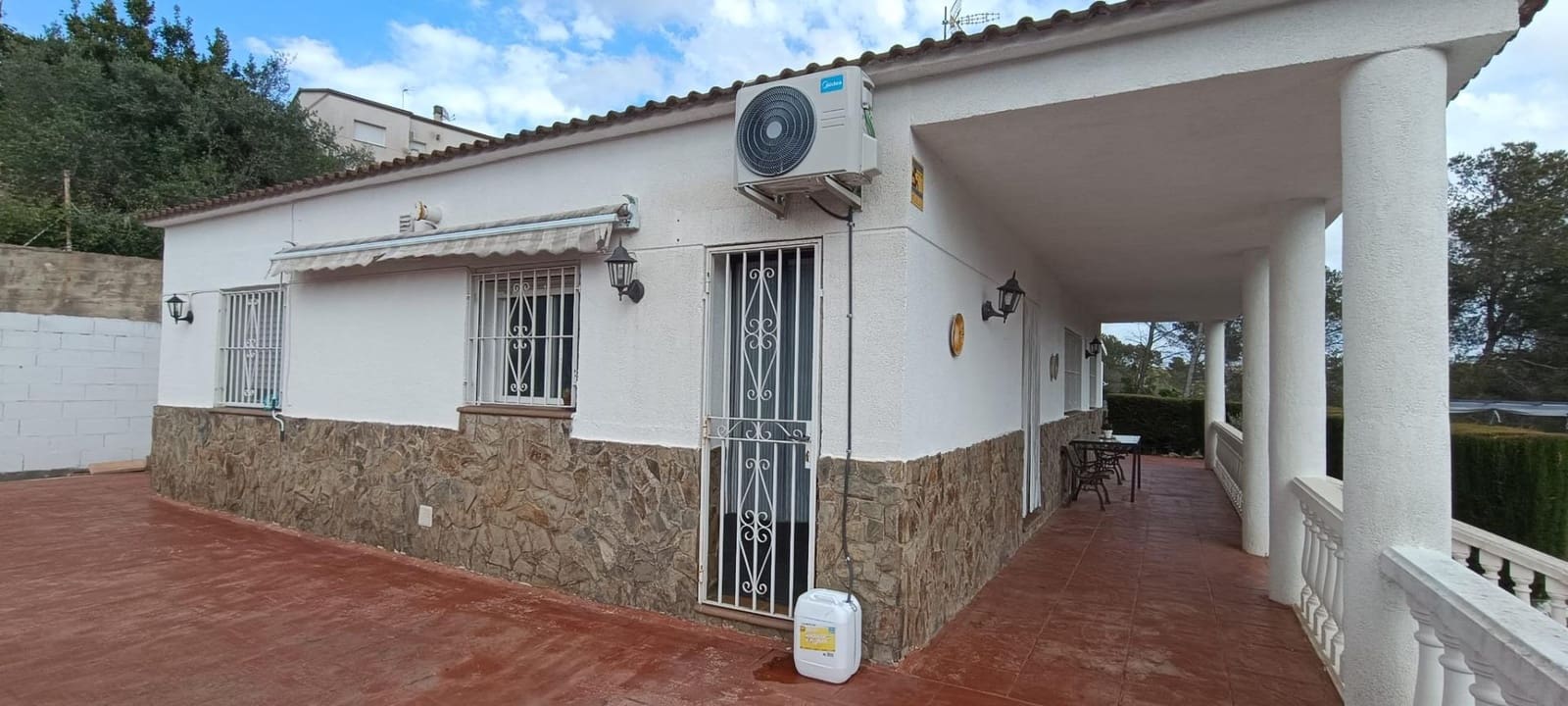 4 soveværelse Finca/Landehus til salg i Olivella med swimmingpool garage - € 330.000 (Ref: 8982441)