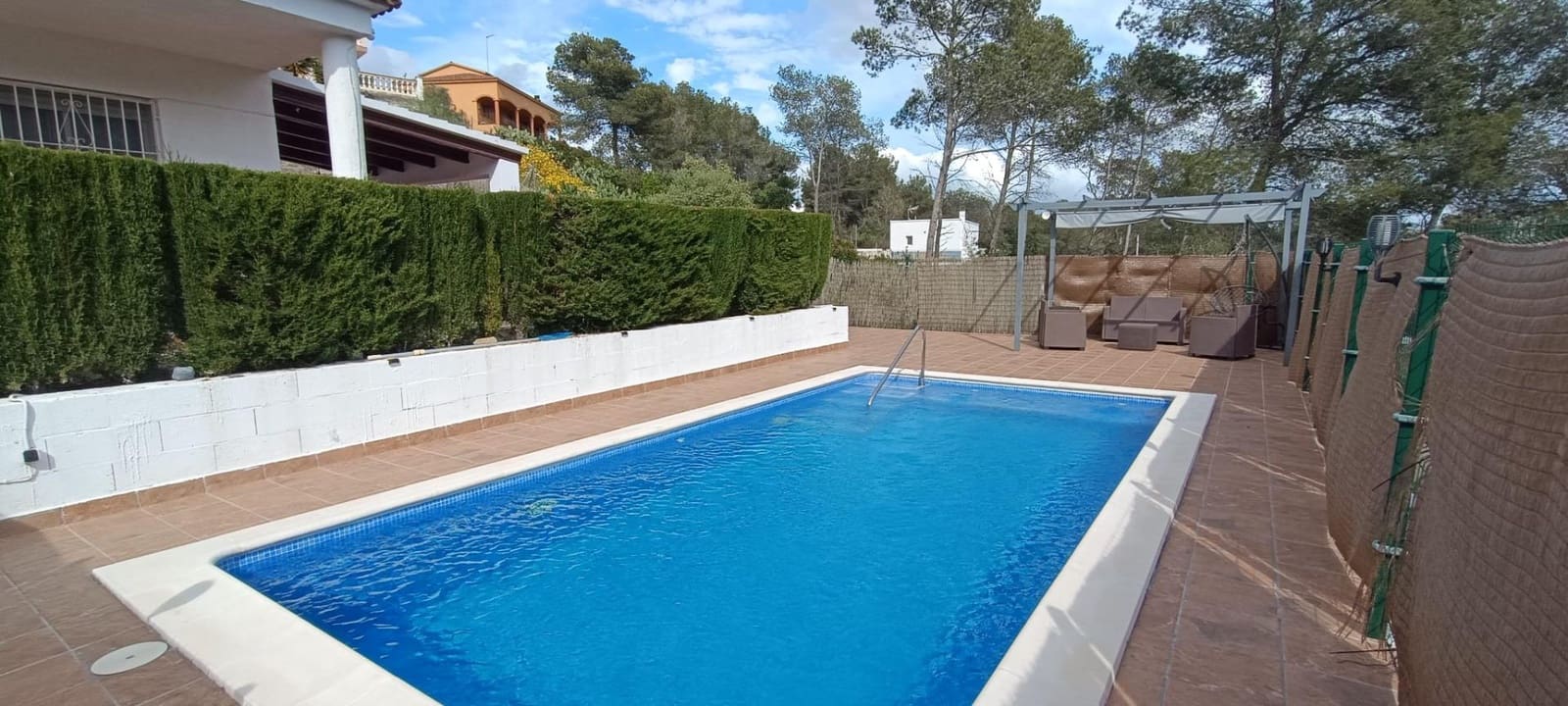 4 soveværelse Finca/Landehus til salg i Olivella med swimmingpool garage - € 330.000 (Ref: 8982441)