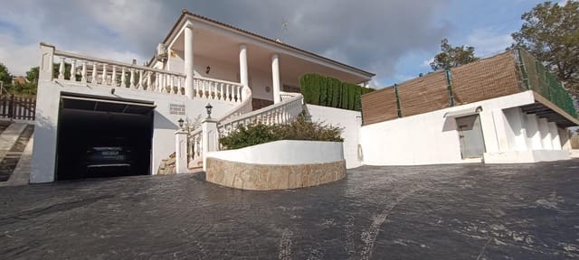 4 bedroom Finca/Country House for sale in Olivella with pool garage - € 330,000 (Ref: 8982441)