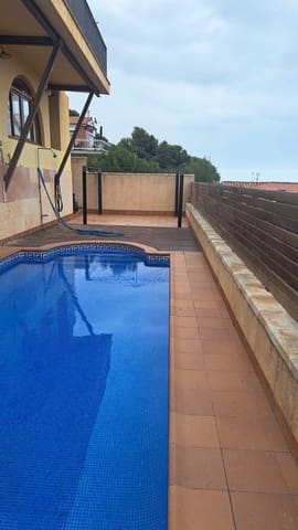 5 sypialnia Willa na sprzedaż w Calafell z basenem garażem - 375 000 € (Ref: 9089871)